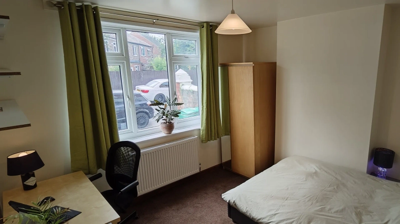 Dunkirk Student:   Brailsford Road - 6 Bedroom modern - Thumbnail 3